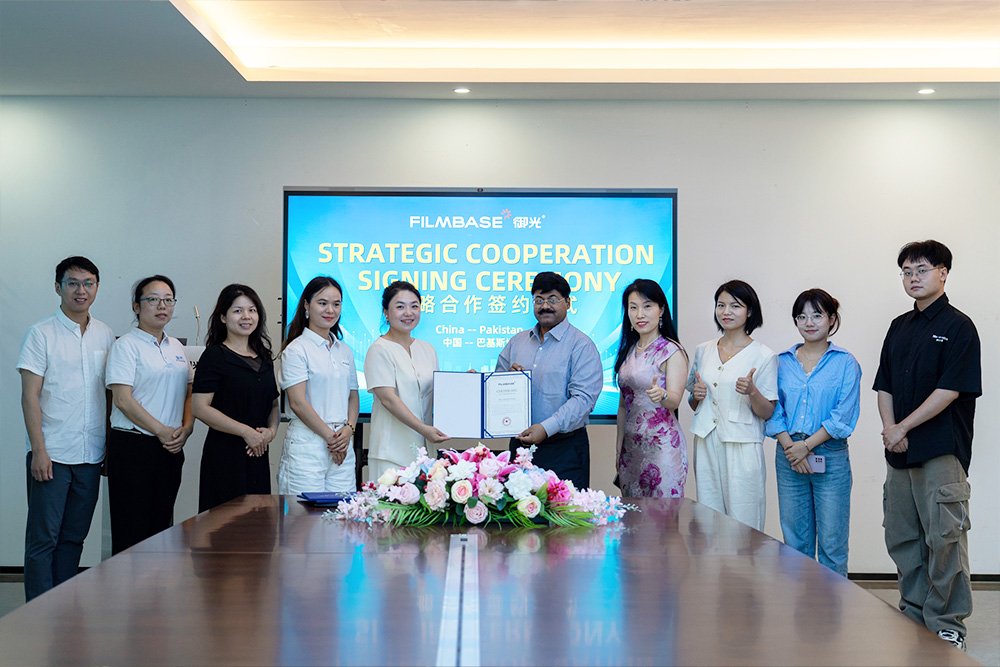 FILMBASE collaborates with Pakistani partners to empower South Asia's green transition with smart light-controlled materials